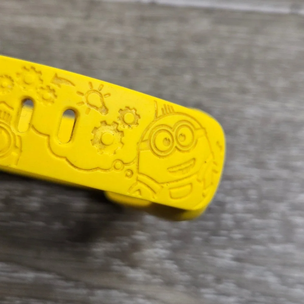 Fitbit Inspire 2 Minions Special Activity Tracker Watch Yellow Tested fb418
